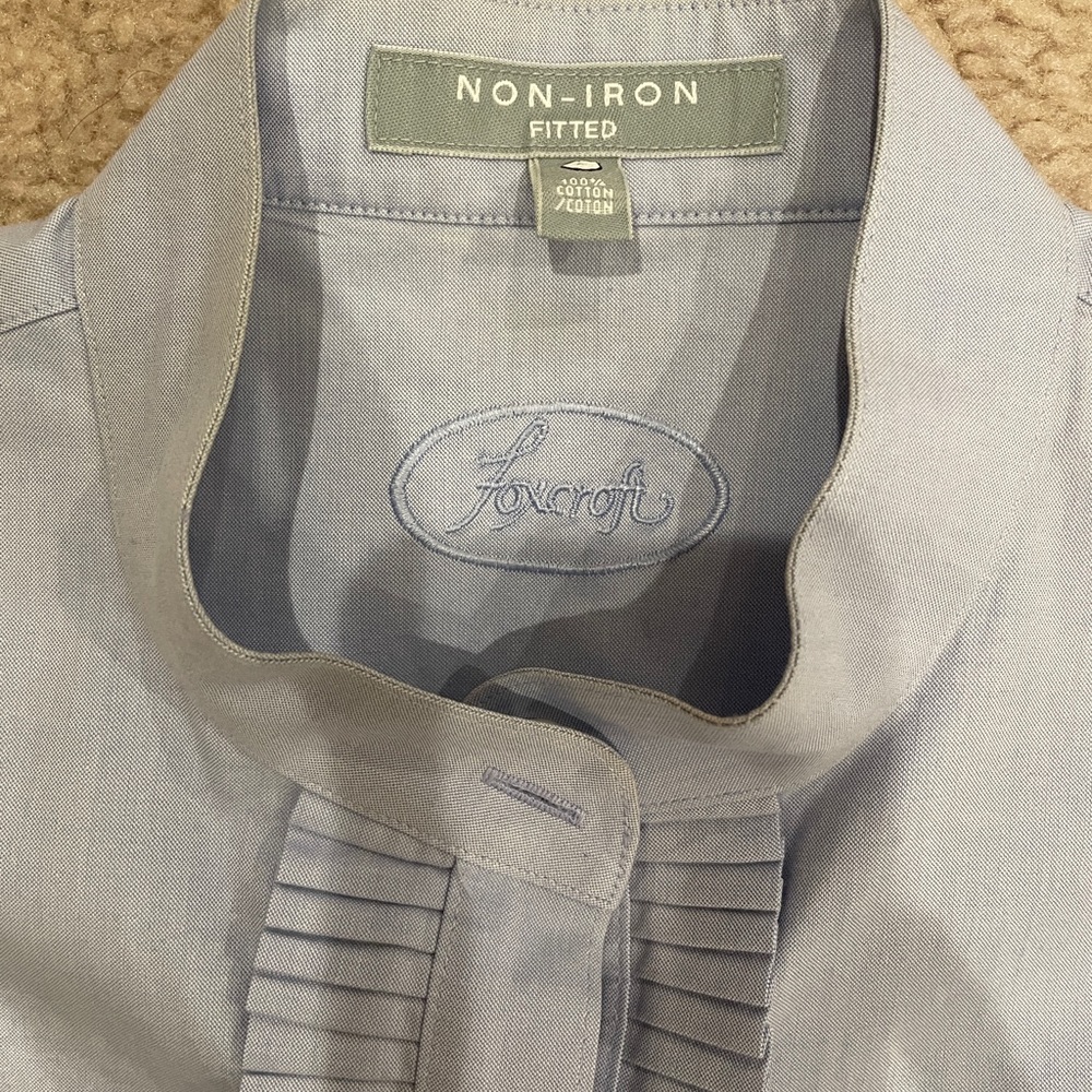 Foxcroft Non-Iron Button-Down Tank, light blue, sz 6, fitted - Picture 3 of 6